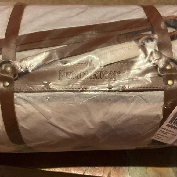 Pendleton Wool Throw (54x66”) & Leather Carrier Straps - Picture 6 of 7